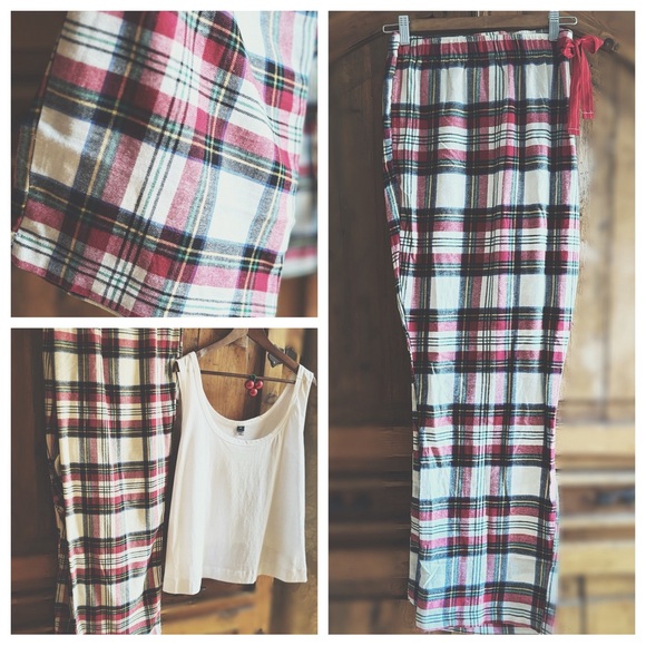 Old NAVY Pajama Bottoms Flannel & Complimentary Tee - Picture 6 of 11